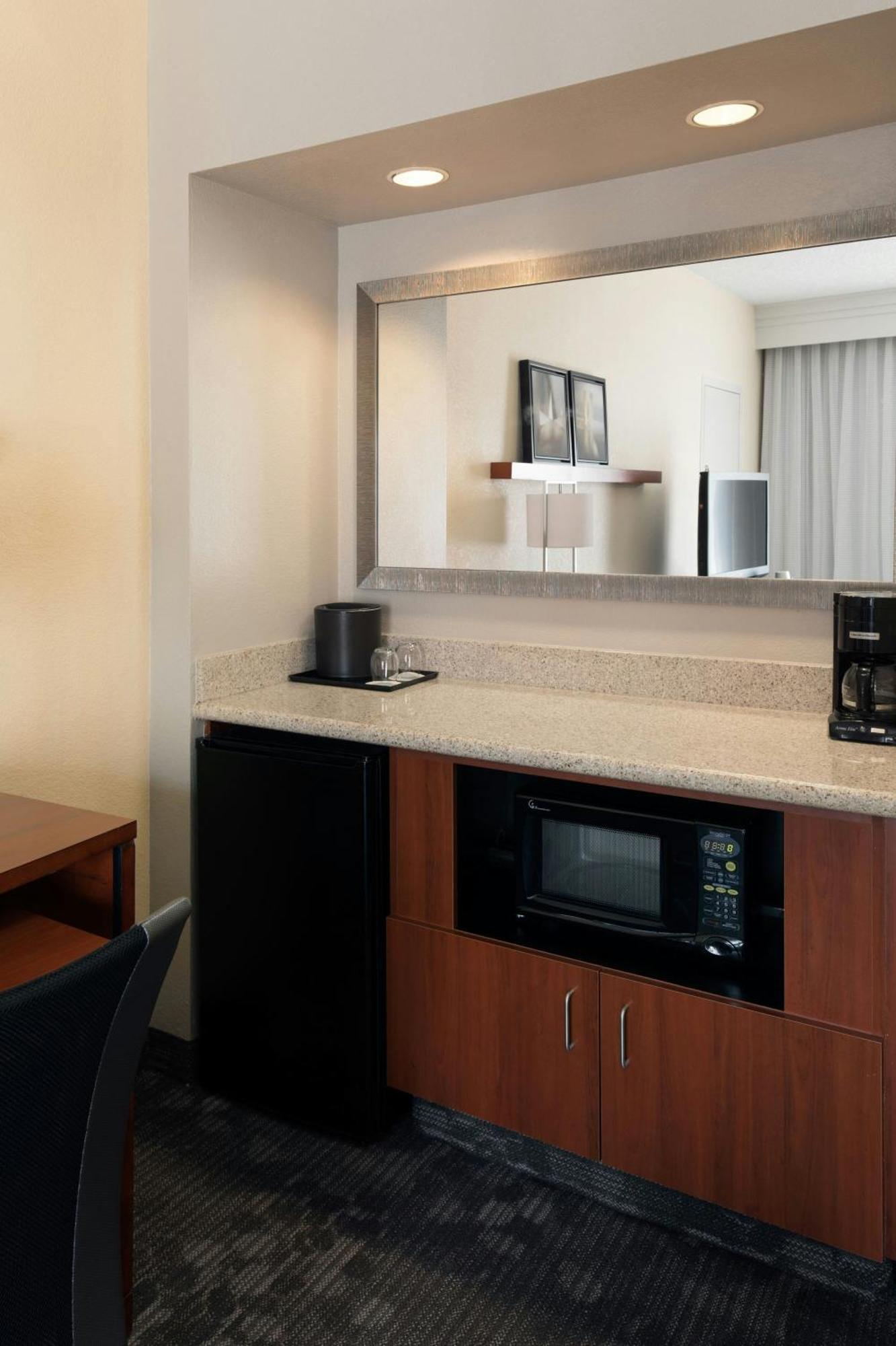 Courtyard By Marriott Denver Central Park Kültér fotó