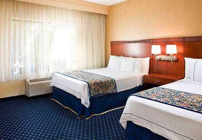 Courtyard By Marriott Denver Central Park Szoba fotó